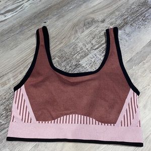 Fabletics size small sports bra in like new condition!